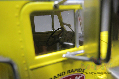 AMT - Model Kit | Peterbilt&reg; Wrecker Tow Truck (1/25 scale Plastic model Kit) AMT1133/06