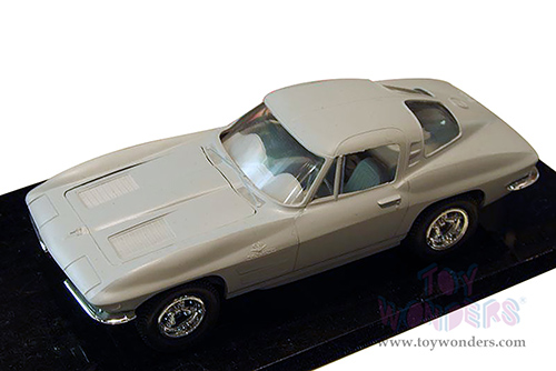 AMT - Model Kit | Chevrolet® Corvette® Stingray (1963, 1/25 scale Plastic model Kit) AMT861/12 MAP: $24.99