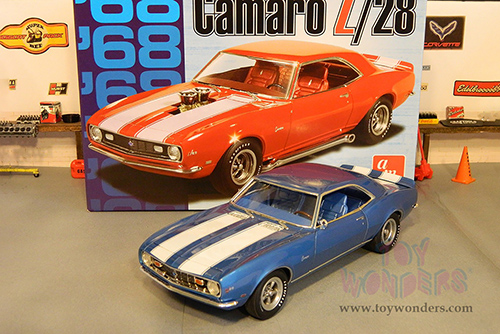 AMT - Model Kit | Chevrolet® Camaro Z/28® 2-in-1 (1968, 1/25 scale Plastic model Kit) AMT868/12