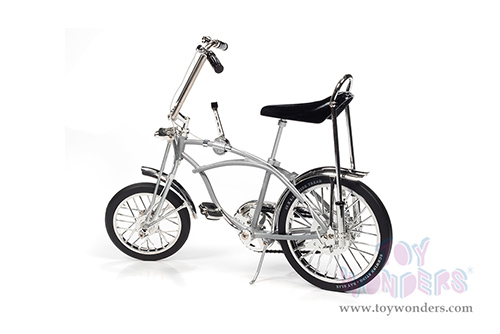 AMT - Schwinn&reg; Stik-Shift Sting-Ray&reg; "The Grey Ghost&reg; Krate" Bicycle (1971, 1/6 scale diecast model bike, Grey) AMTD003/12