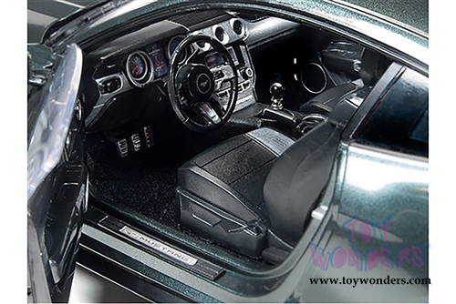 Auto World ERTL - Muscle Cars USA Ford Mustang GT Hard Top (2015, 1/18 scale diecast model car, Guard Green) AW225