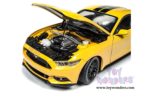 Auto World - Muscle Cars USA | Ford Mustang GT Hard Top (2016, 1/18 scale diecast model car, Yellow) AW229