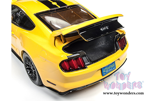 Auto World - Muscle Cars USA | Ford Mustang GT Hard Top (2016, 1/18 scale diecast model car, Yellow) AW229