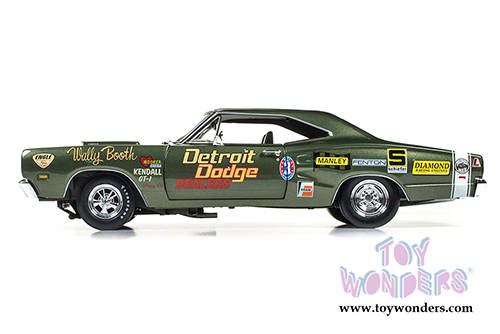 Auto World - Dodge Coronet Super Bee Hardtop (1969, 1/18 scale diecast model car, F8 Green) AW234