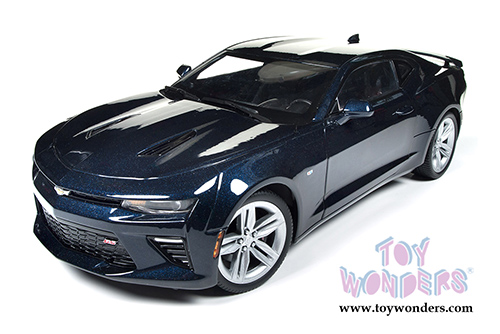 Auto World - Muscle Cars USA | Chevy&reg; Camaro&reg; SS&trade; 50th Anniversary Hardtop (2016, 1/18 scale diecast model car, Blue Velvet) AW239
