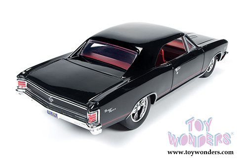 Auto World - Chevy Chevelle SS Hardtop (1967, 1/24 scale diecast model car, Tuxedo Black) AW24006