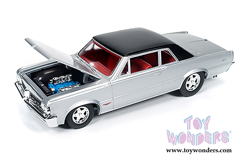 Auto World - Pontiac GTO Hardtop (1964, 1/24 scale diecast model car, Grey) AW24007