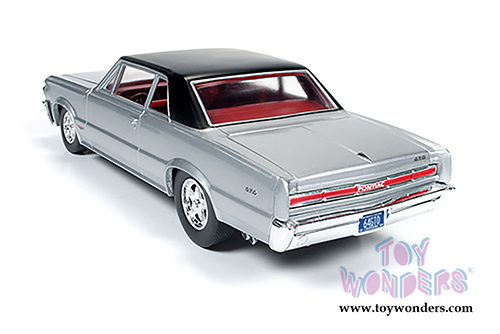 Auto World - Pontiac GTO Hardtop (1964, 1/24 scale diecast model car, Grey) AW24007