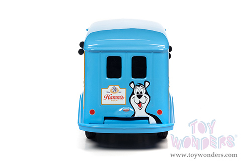 Auto World - Divco Delivery Truck - Hamm's Beer (1950, 1/24 scale diecast model car, Sky Blue) AW24013