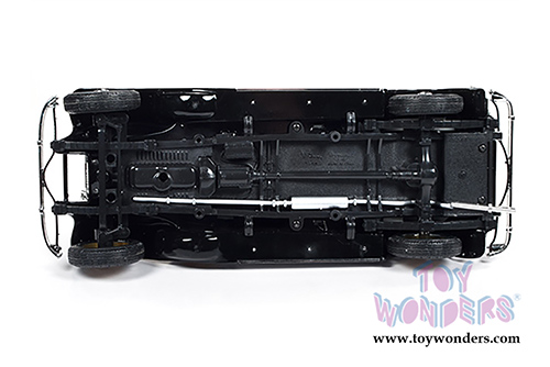 Auto World - Peerless Master 8 Sedan (1931, 1/18 scale diecast model car, Black/Silver) AW252