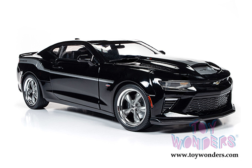 Auto World - Muscle Cars USA | Yenko&reg; Stage 1 Chevy&reg; Camaro&reg; Hardtop (2018, 1/18 scale diecast model car, Mosaic Black/Silver stripes) AW254