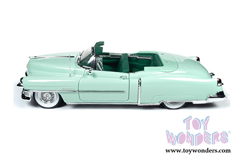 Auto World - Cadillac&reg; Eldorado&trade; Convertible (1953, 1/18 scale diecast model car, Gloss Light Green) AW260