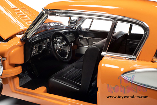 Auto World - Studebaker Golden Hawk Hardtop (1957, 1/18 scale diecast model car, Coppertone Orange/White) AW270