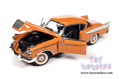 Auto World - Studebaker Golden Hawk Hardtop (1957, 1/18 scale diecast model car, Coppertone Orange/White) AW270