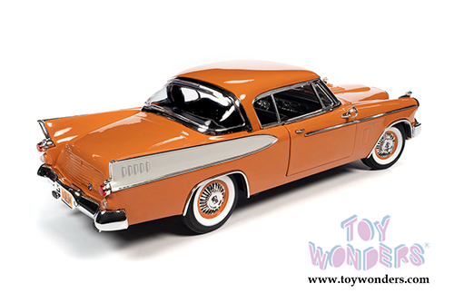 Auto World - Studebaker Golden Hawk Hardtop (1957, 1/18 scale diecast model car, Coppertone Orange/White) AW270