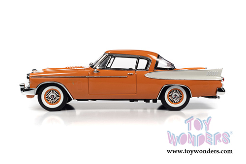 Auto World - Studebaker Golden Hawk Hardtop (1957, 1/18 scale diecast model car, Coppertone Orange/White) AW270