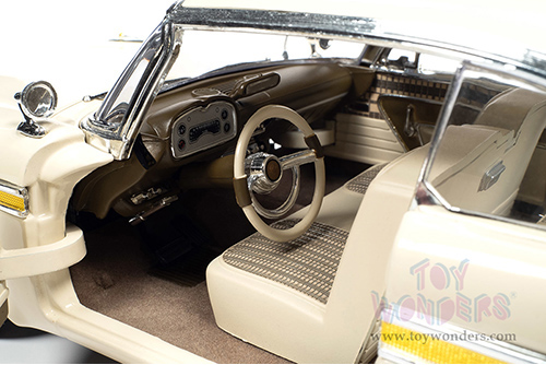 Auto World - Plymouth Fury Hardtop (1957, 1/18 scale diecast model car, Sand Dune White/Gold) AW272