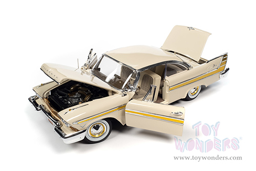 Auto World - Plymouth Fury Hardtop (1957, 1/18 scale diecast model car, Sand Dune White/Gold) AW272