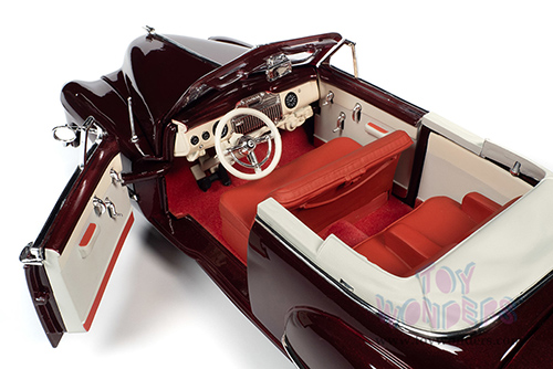 Auto World - Cadillac&reg; Series 62 Convertible (1947, 1/18 scale diecast model car, Burgundy) AW273