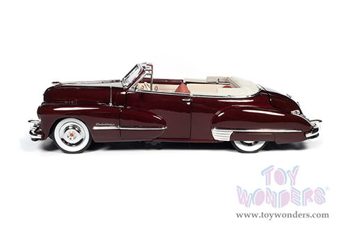 Auto World - Cadillac&reg; Series 62 Convertible (1947, 1/18 scale diecast model car, Burgundy) AW273