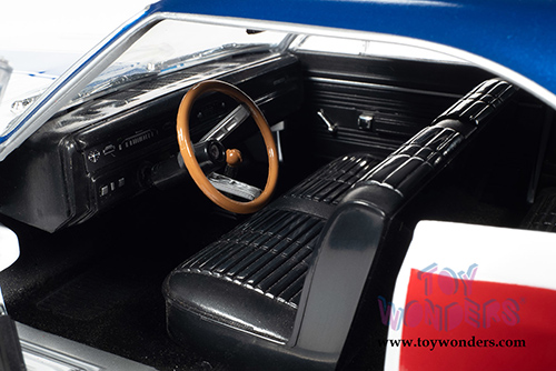 Auto World Legends of the Quarter Mile - Plymouth Road Runner "Sox & Martin" (1969, 1/18 scale diecast model car, Red/White/Blue) AW276