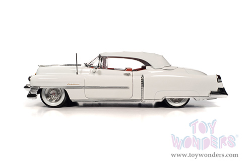 Auto World - Cadillac® Eldorado™ Soft Top (1953, 1/18 scale diecast model car, Alpine White) AW316