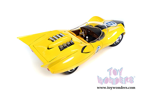Auto World - Speed Racer Shooting Star #9 with Speed X Figure (1/18 scale diecast model car, Yellow) AWSS125
