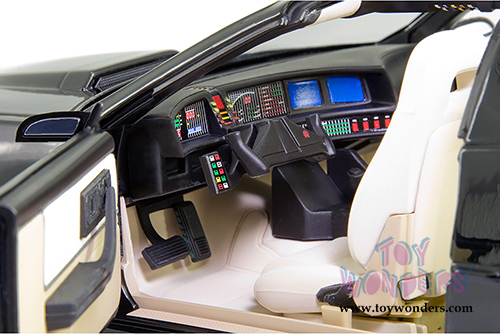 Mattel Hot Wheels - Knight Rider K.I.T.T Knight Industries Two Thousand T-Top (1/18 scale diecast model car, Black) BLY60