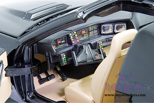 Mattel Hot Wheels - Knight Rider K.I.T.T Knight Industries Two Thousand T-Top (1/18 scale diecast model car, Black) BLY60