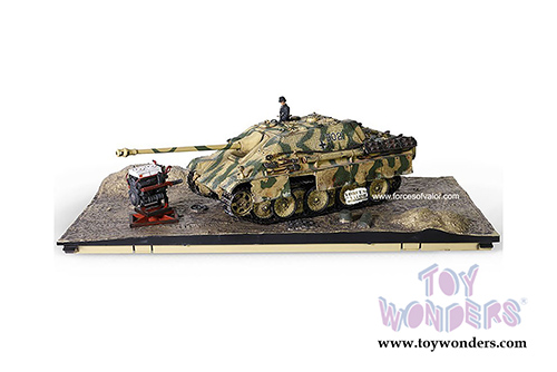 Forces of Valor - German Tank Destroyer Sd.Kfz.173 Jagdpanther Ausf.G1 (With Zimmerit) (1/32 scale diecast model car, Camouflage Desert) FOV-801007A