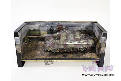 Forces of Valor - German Heavy Tank Destroyer Sd.Kfz.186 Jagdtiger (With Henschel suspension & Road Wheels) (1/32 scale diecast model car, Camouflage Forest) FOV-801024A