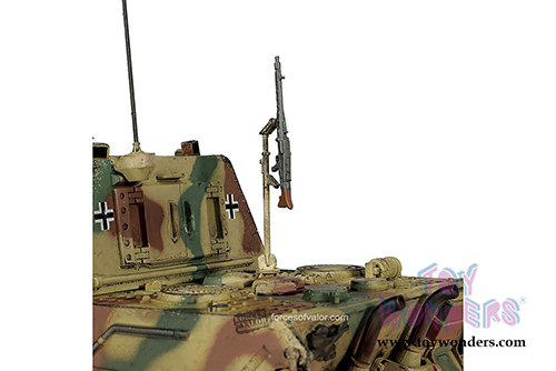 Forces of Valor - German Heavy Tank Destroyer Sd.Kfz.186 Jagdtiger (With Ferdinand Design Bogie & Road Wheel) (1/32 scale diecast model car, Camouflage Forest) FOV-801065A