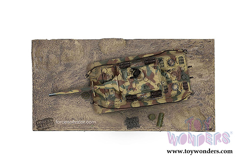 Forces of Valor - German Heavy Tank Destroyer Sd.Kfz.186 Jagdtiger (With Ferdinand Design Bogie & Road Wheel) (1/32 scale diecast model car, Camouflage Forest) FOV-801065A