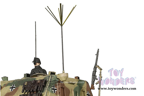 Forces of Valor - German Heavy Tank Destroyer Sd.Kfz.186 Jagdtiger (With Ferdinand Design Bogie & Road Wheel) (1/32 scale diecast model car, Camouflage Forest) FOV-801065A