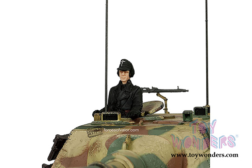 Forces of Valor - German Heavy Tank Destroyer Sd.Kfz.186 Jagdtiger (With Ferdinand Design Bogie & Road Wheel) (1/32 scale diecast model car, Camouflage Forest) FOV-801065A