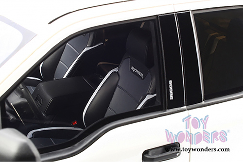 GT Spirit - Ford F150 Raptor Pickup Truck (2017, 1/18 scale resin model car, Oxford White) GT195