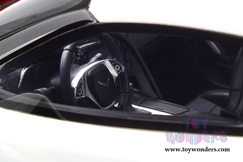 GT Spirit - Chevrolet Corvette C7 Z06 Hardtop (2016, 1/18 scale resin model car, Artic White) GT214