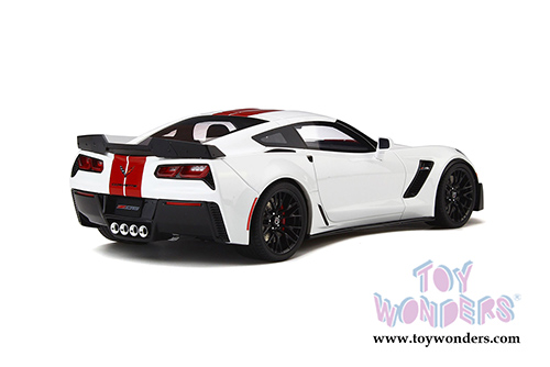 GT Spirit - Chevrolet Corvette C7 Z06 Hardtop (2016, 1/18 scale resin model car, Artic White) GT214