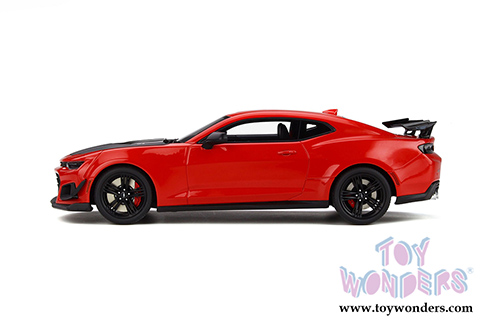 GT Spirit - Chevrolet&reg; Camaro&reg; Zl1 1Le (2017, 1/18 scale resin model car, Hot Red) GT241