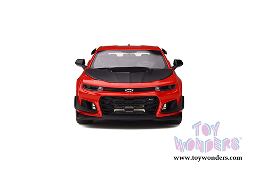 GT Spirit - Chevrolet&reg; Camaro&reg; Zl1 1Le (2017, 1/18 scale resin model car, Hot Red) GT241