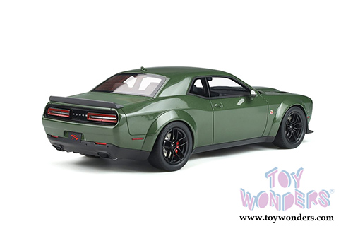 GT Spirit - Dodge Challenger R/T Scat Pack Widebody Hardtop (2019, 1/18 scale resin model car, F8 Green) GT815