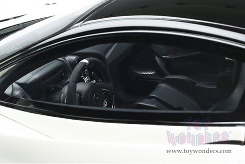 GT Spirit - McLaren 765 LT Hardtop (2020, 1/18 scale resin model car, White) GT861