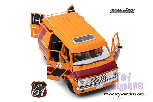 Greenlight Highway 61 - Chevrolet&reg; G-Series Van (1976, 1/18 scale diecast model car, Orange) HWY18012