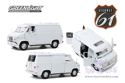 Greenlight Highway 61 - Chevrolet&reg; G-Series Van (1976, 1/18 scale diecast model car, White) HWY18023