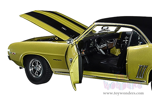 Greenlight Highway 61 - Pawn Stars (2009-Present TV Series) - Chevrolet® Camaro Z/28 (1969, 1/18 scale diecast model car, Gold/Black) HWY18032