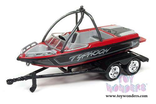 Round 2 Johnny Lightning - Gone Fishing 2017 Release 3 Set B (1/64 scale diecast model car, Asstd.) JLBT003/36B