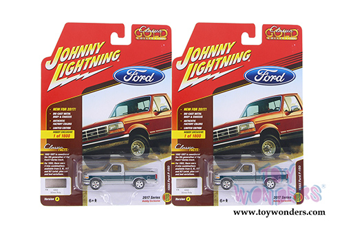 Round 2 Johnny Lightning - Classic Gold 2017 | Ford F-150 Pick-Up (1993, 1/64 scale diecast model car, Silver/Blue) JLCG009/24A