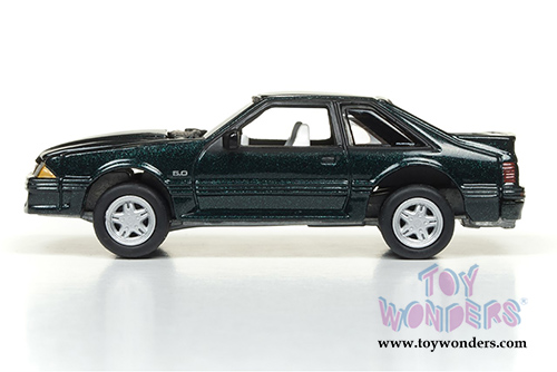 Round 2 Johnny Lightning - Classic Gold 2017 | Ford Mustang GT (1990, 1/64 scale diecast model car, Emerald Green) JLCG010/24B