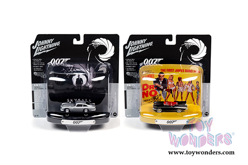 Round 2 Johnny Lightning - Silver Screen Machines Dioramas 2020 Release 1 (1/64 scale diecast model car, Asstd.) JLDR013/24