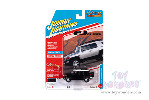 Round 2 Johnny Lightning - Classic Gold 2022 Release 3 Set B | Toyota FJ Cruiser (2007, 1/64 scale diecast model car, Black Diamond) JLSP278/24B MAP: $7.99